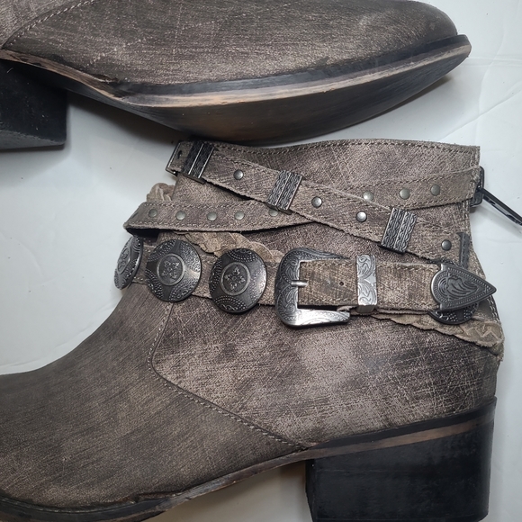 Naughty Monkey Leather Anchorage Ankle Booties 6.5 - Picture 11 of 16